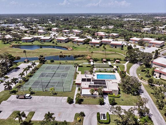 Aerial view of Vista Royale community